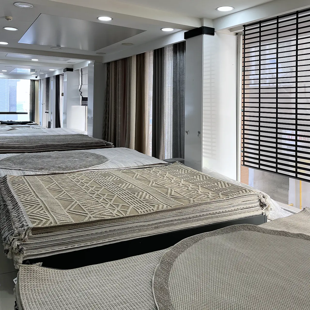 Halı ve stor perde reyonu