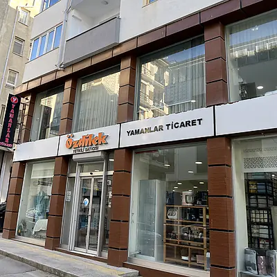 Yamanlar Ticaret mağaza vitrini
