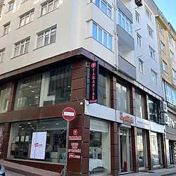 Yamanlar mağazası köşe cephe
